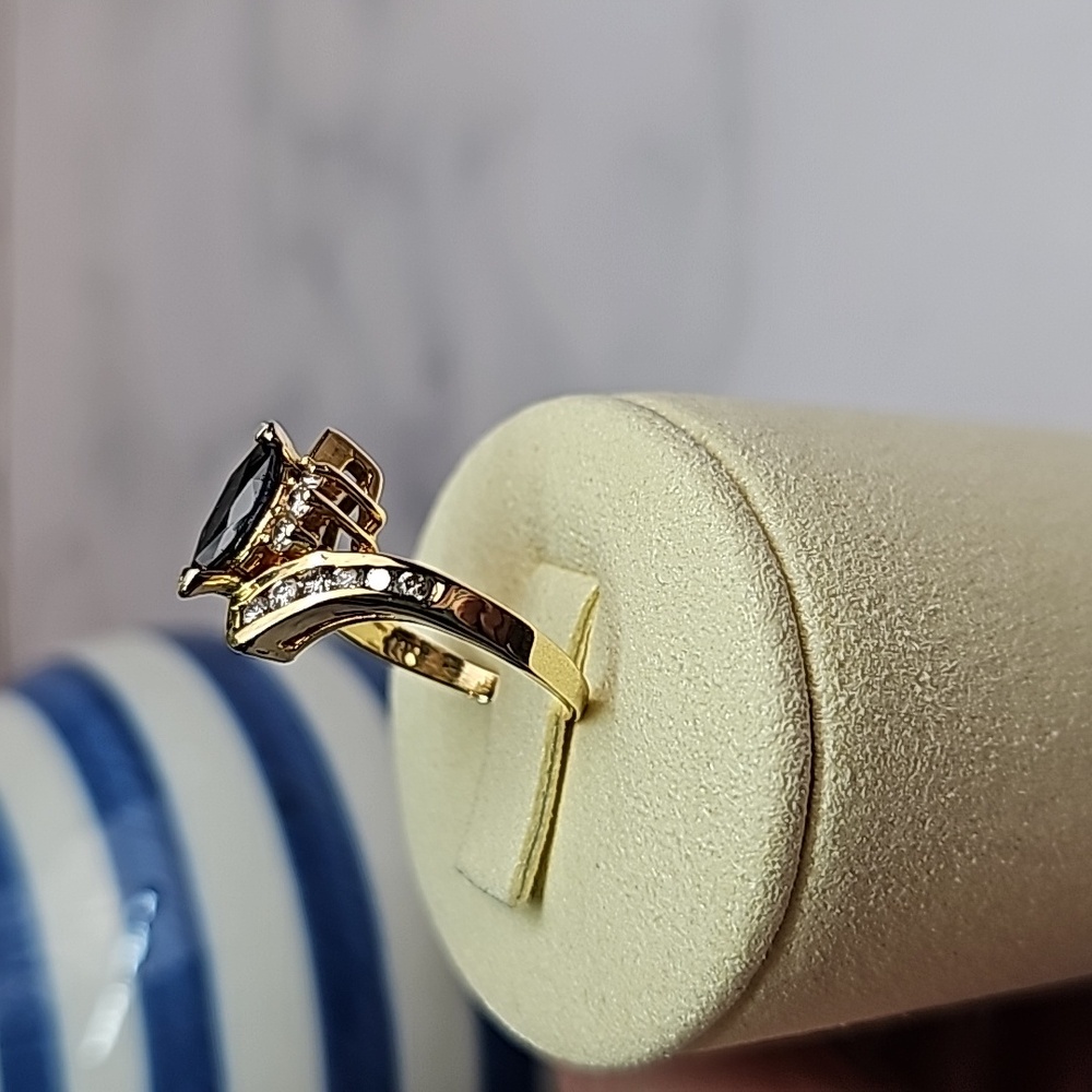 14KT YELLOW GOLD BLUE MARQUIS CUT SAPPHIRE AND DIAMOND RING - Picture 3 of 12